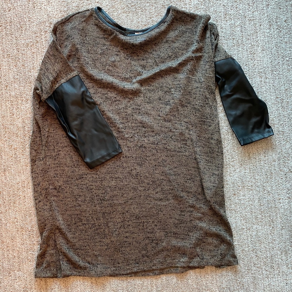 3 Qtr Length Sleeve Top, Leather Sleeves, Sz Sm